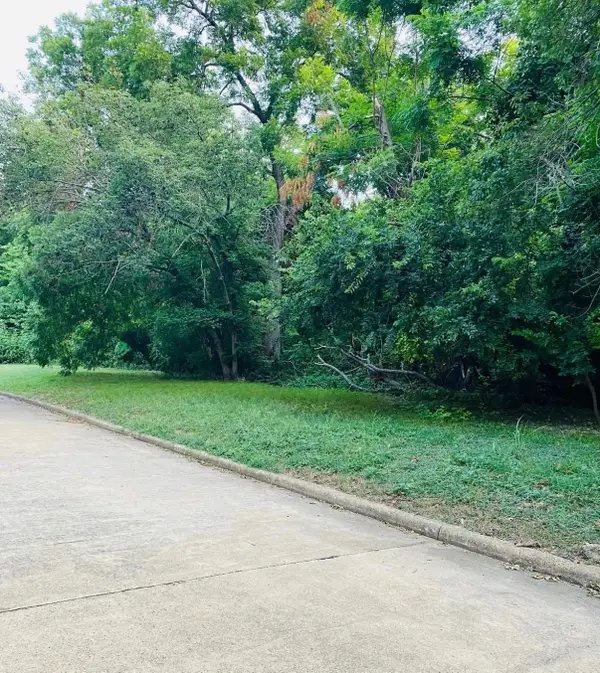 24 Sherwood Court, Cedar Hill, TX 75104