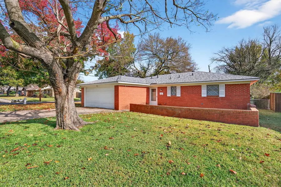 701 Hillside Drive, Sherman, TX 75090 - Image #2