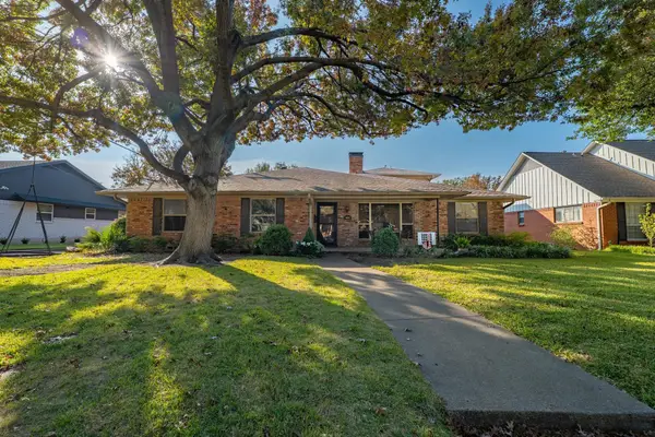 10042 Edgecove Drive, Dallas, TX 75238
