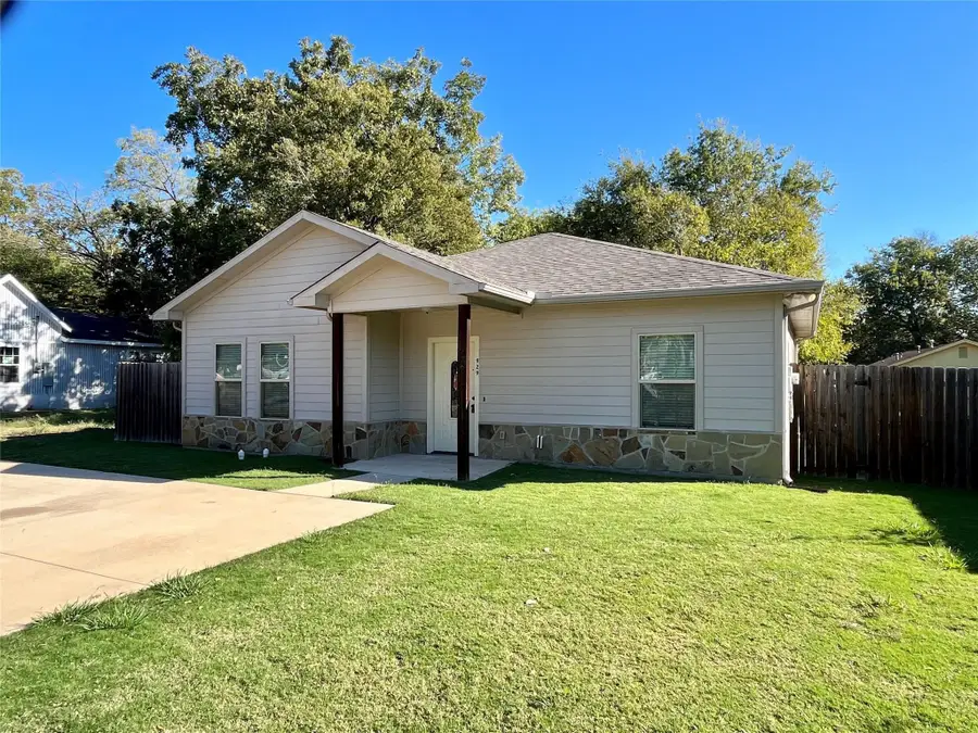 929 S Montgomery Street, Sherman, TX 75090 - Image #2