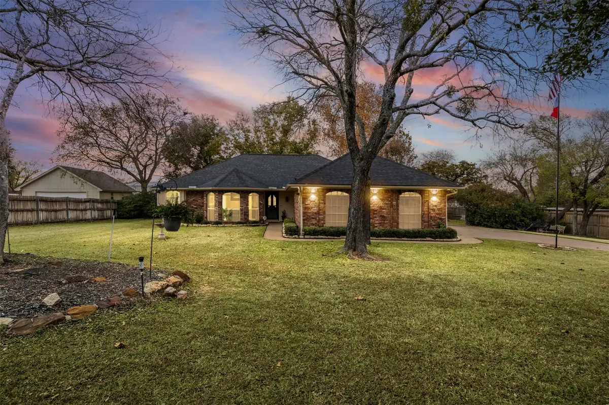 112 Saddle Hills Road, Burleson, TX 76028 - Image #1