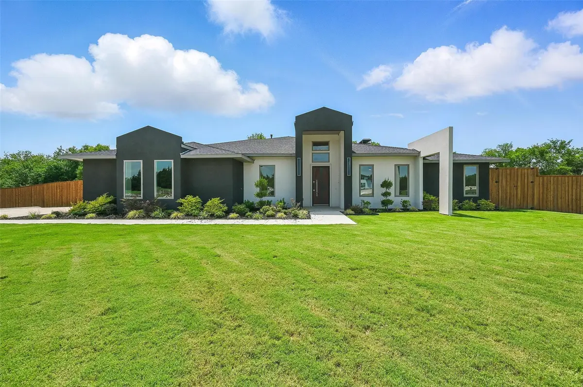 309 Whispering Way, Red Oak, TX 75154 - Image #1