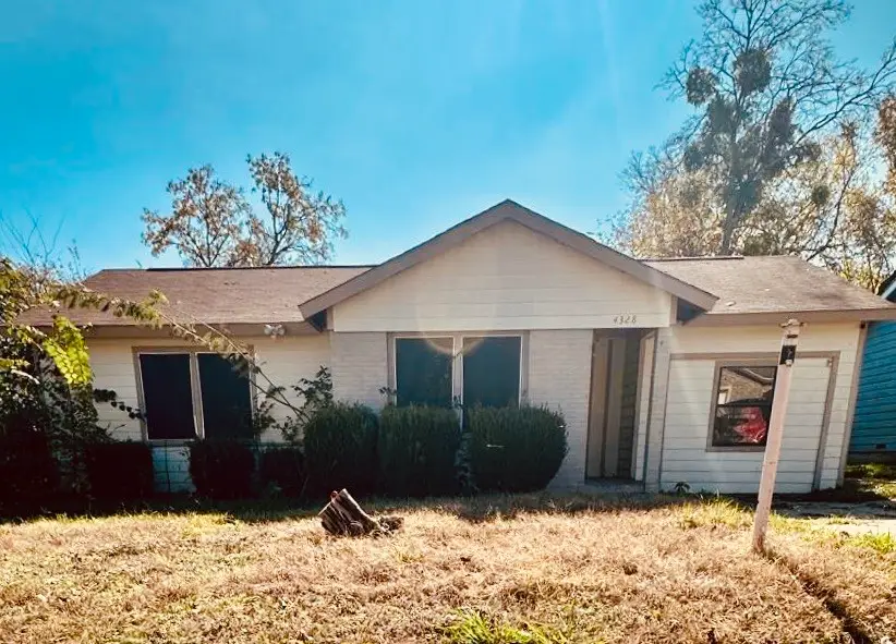 4328 Strong Avenue, Fort Worth, TX 76105 - #1