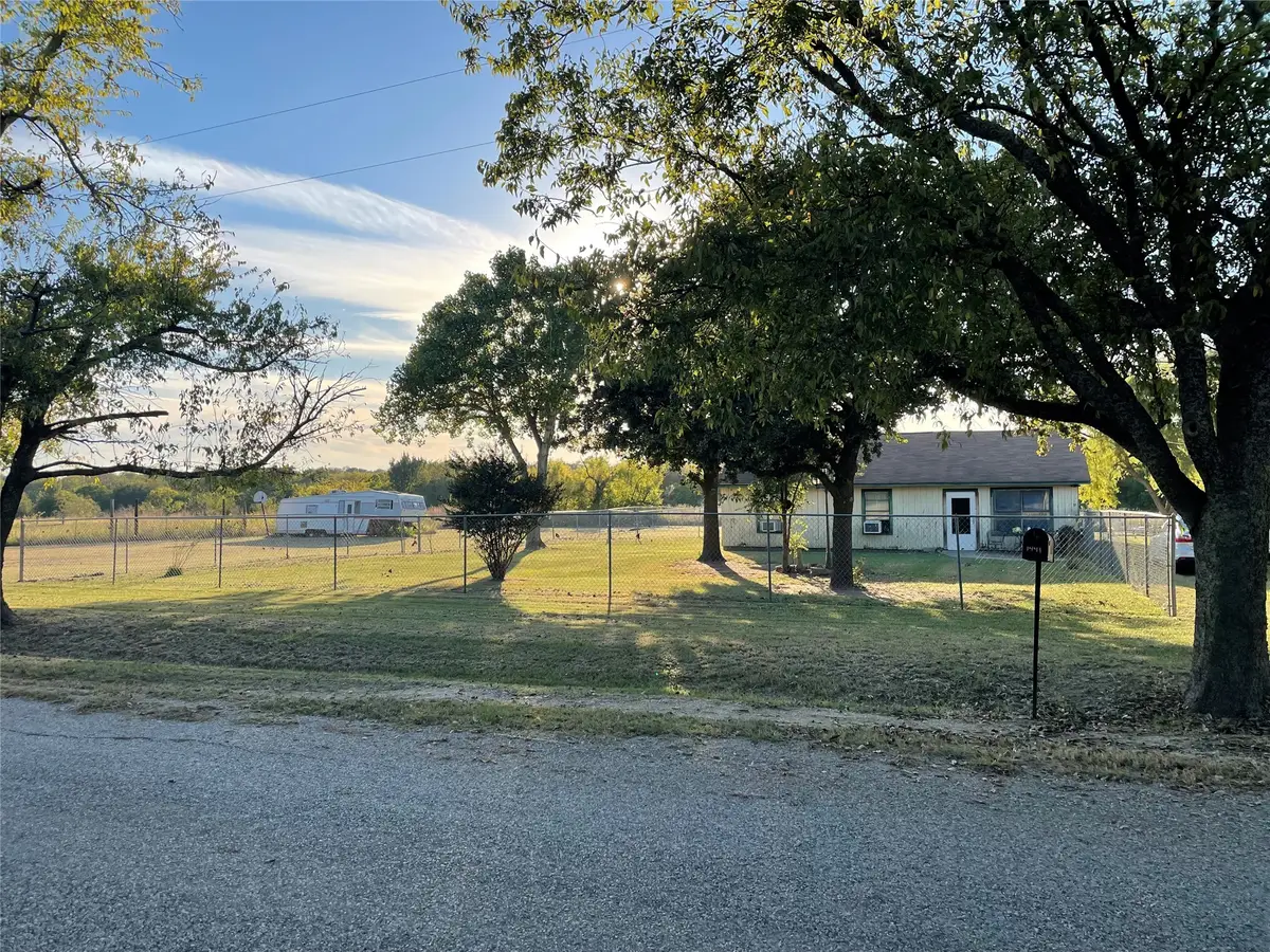 1441 Mcfarlin Road, Collinsville, TX 76233 - Image #1