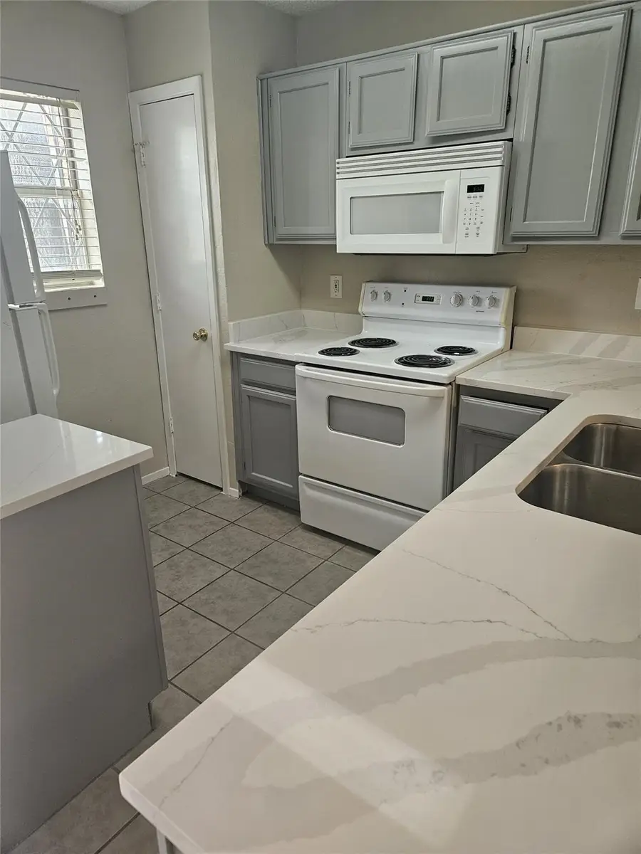 66 Abbey Road, Euless, TX 76039 - Image #2