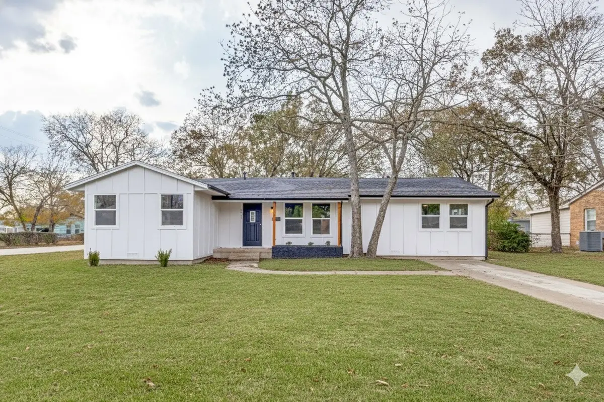 1402 N Ricketts Street, Sherman, TX 75092 - Image #1