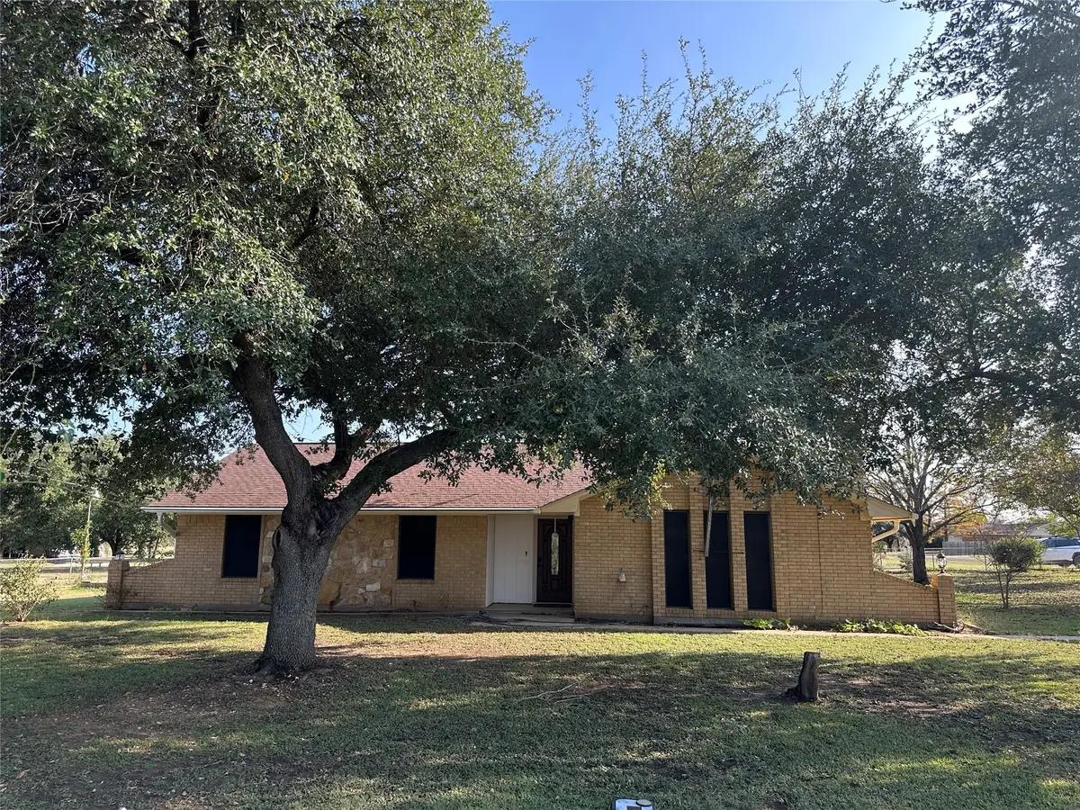 137 Oakview Circle, Waco, TX 76705 - Image #1