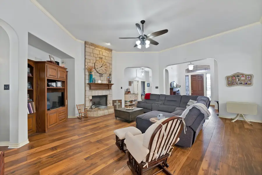 305 Charlie Way, Weatherford, TX 76087 - Image #3