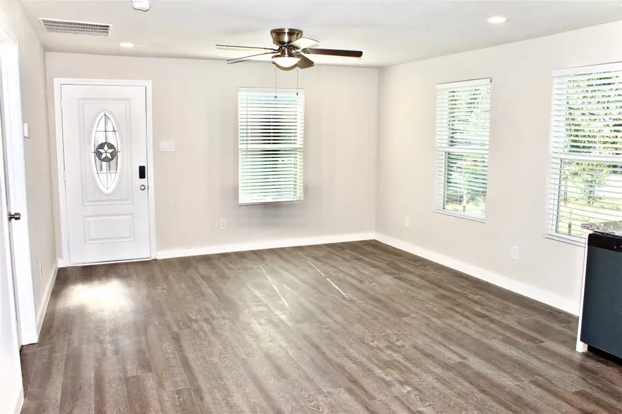 1618 Cleveland Street, Greenville, TX 75401 - Image #2