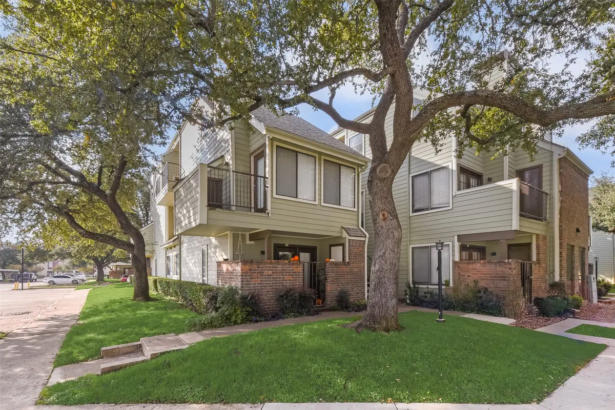 3101 Sondra Drive #302, Fort Worth, TX 76107 - Image #1