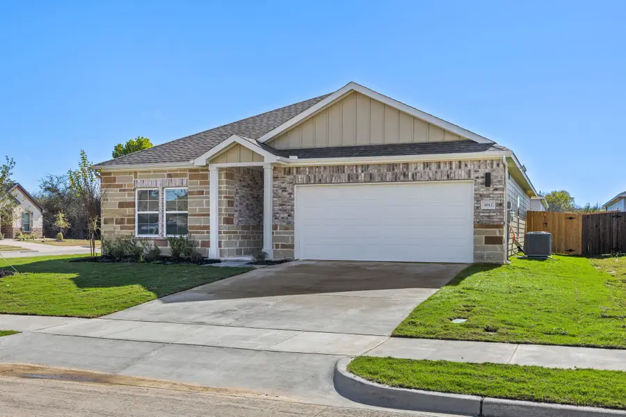 1012 Verde Valley Lane, Crowley, TX 76036 - Image #2