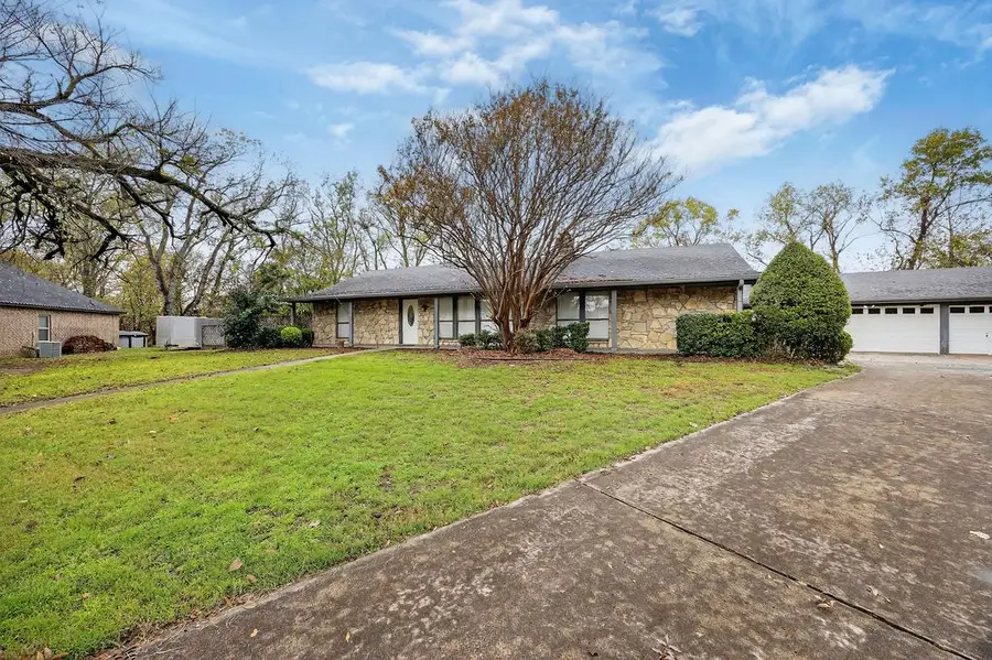 309 Jean Court, Springtown, TX 76082 - Image #3
