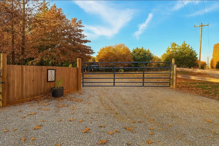 777 Caddo Hills Road, Caddo, OK 74729 - Image #3