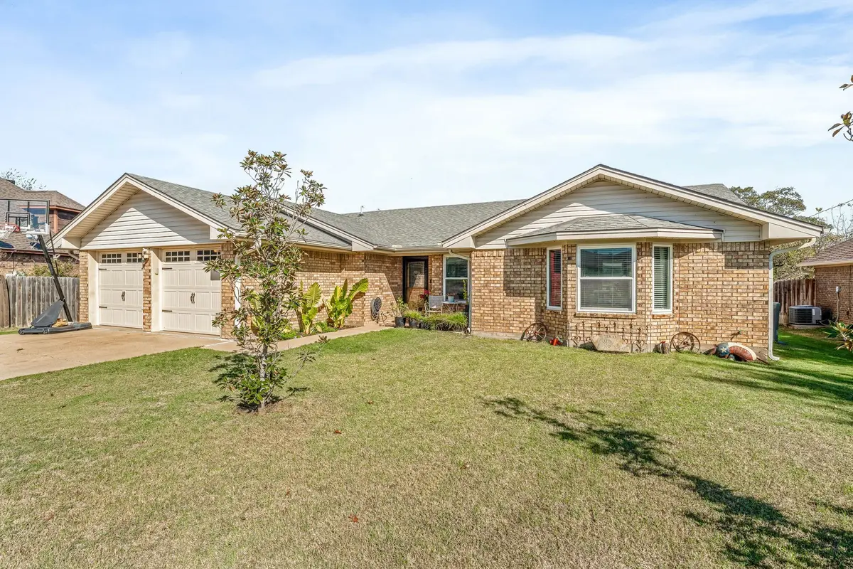 511 Moonlight Trail, Stephenville, TX 76401 - Image #1