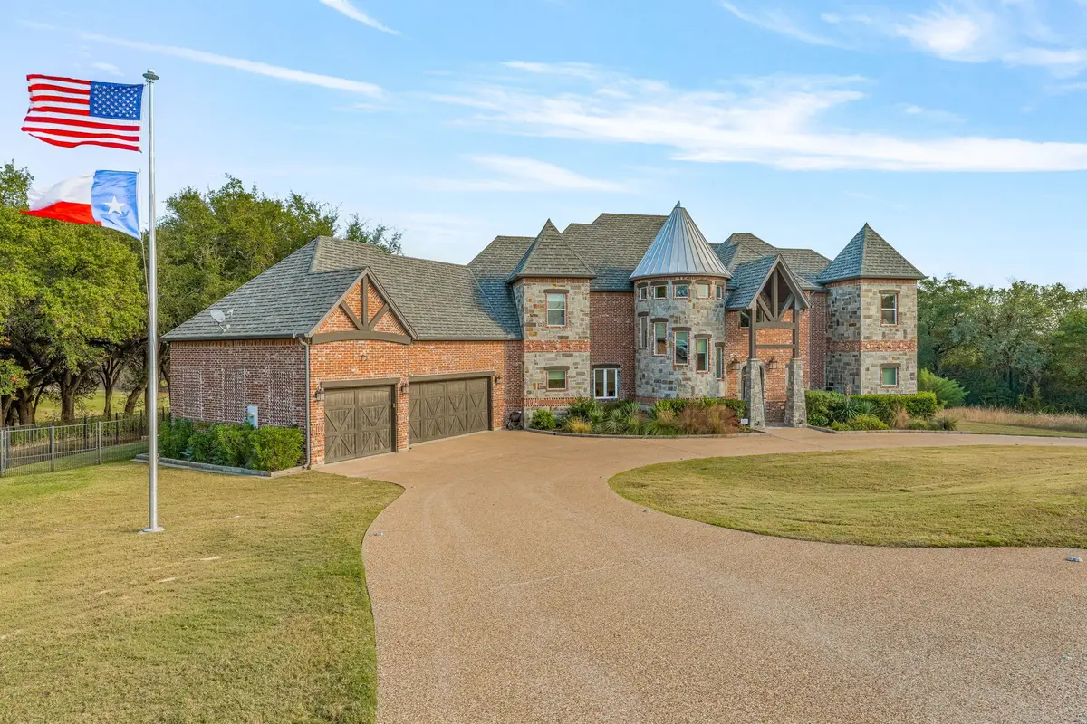 19069 Lakeview Court, Whitney, TX 76692 - Image #1