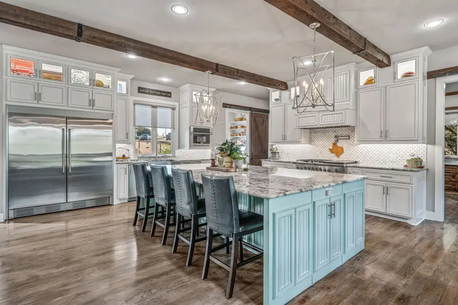 19069 Lakeview Court, Whitney, TX 76692 - Image #2