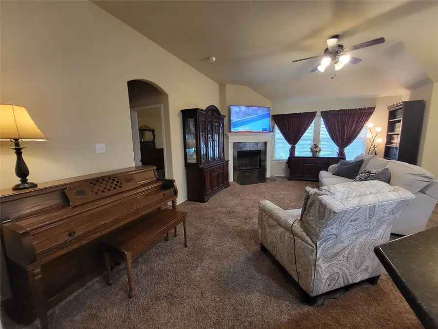 229 Carson Drive, Waxahachie, TX 75167 - Image #2