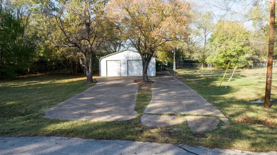 208 Shadowwood Street, Gun Barrel City, TX 75156 - Image #3