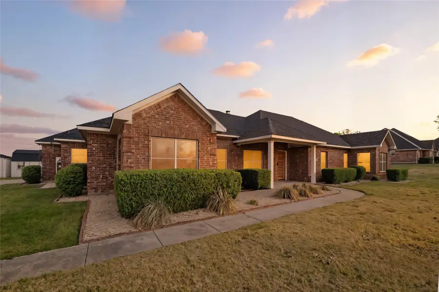 1305 E Highland Road, Waxahachie, TX 75167 - Image #2