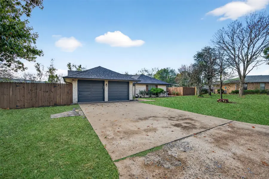 419 W Center Street, Whitewright, TX 75491 - Image #3