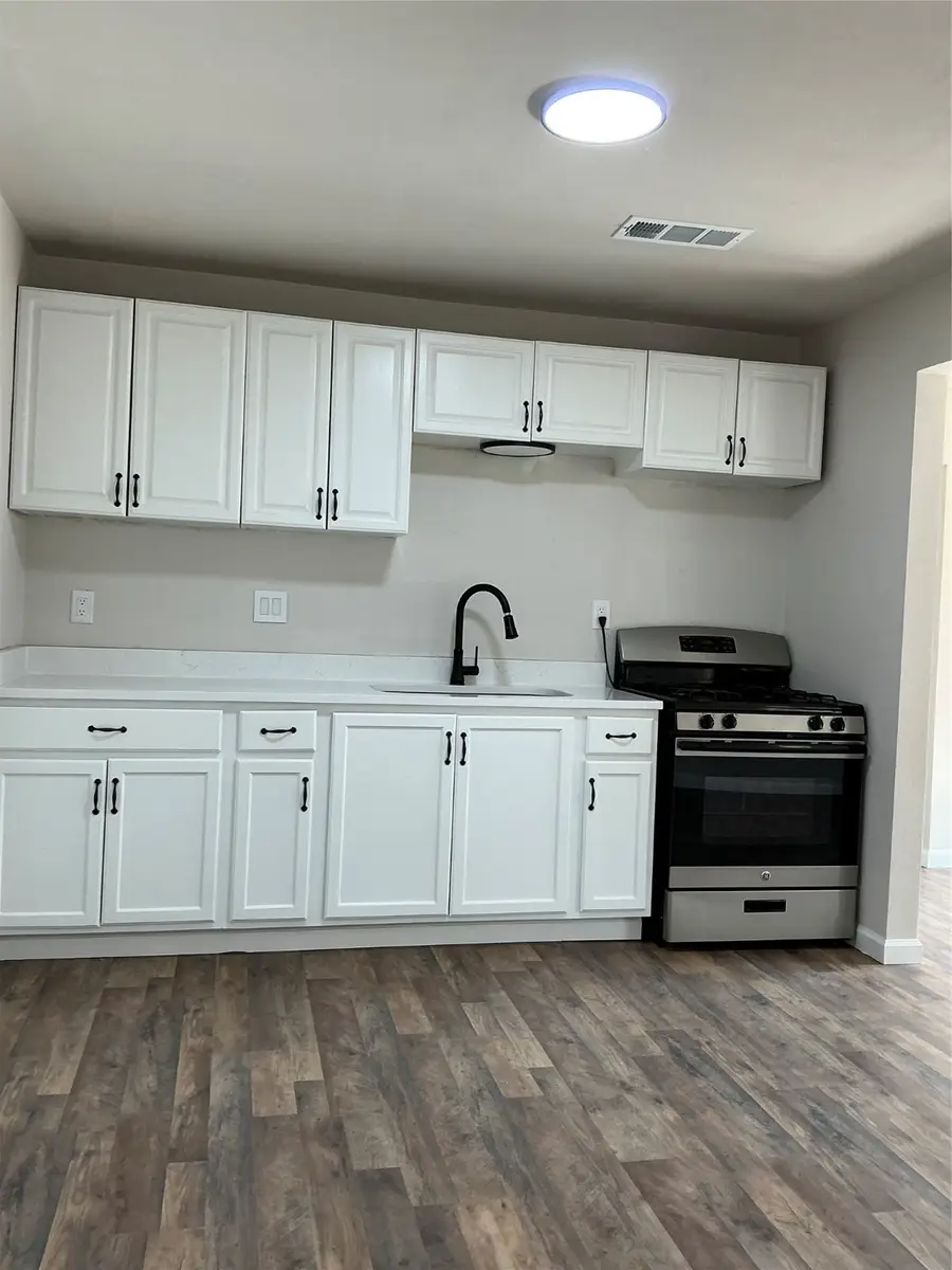 700 Hodgson Street, Fort Worth, TX 76115 - Image #2