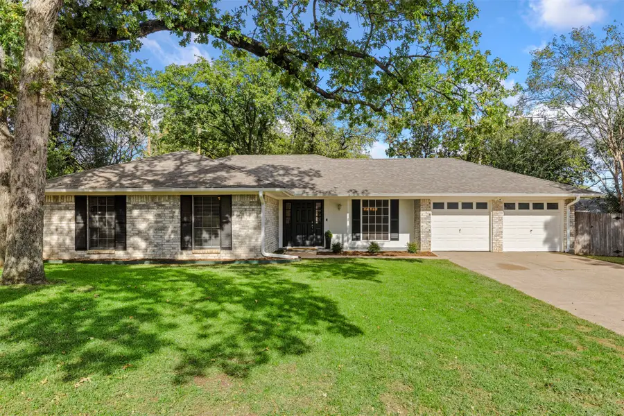 5705 Woodhollow Drive, Arlington, TX 76016 - Image #2