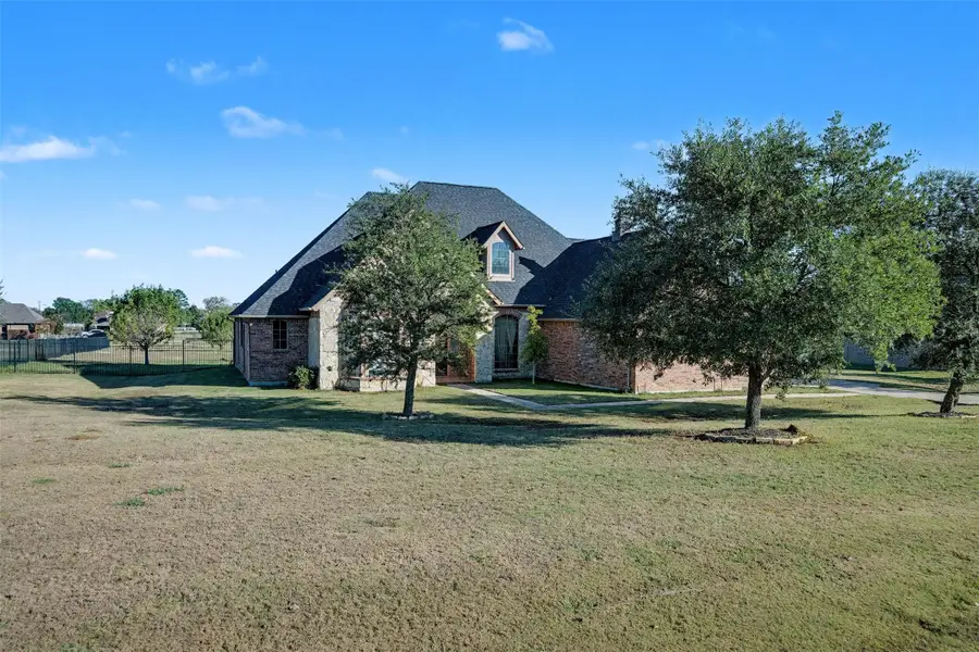 109 Silver Rose Boulevard, Burleson, TX 76028 - Image #2