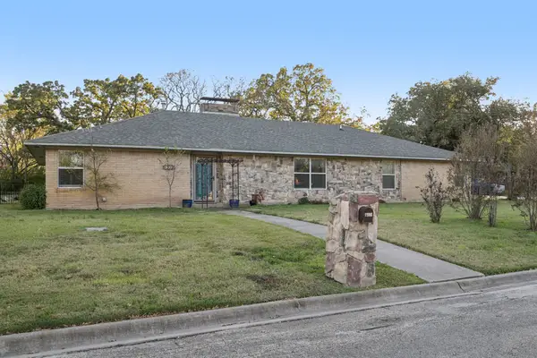 1202 Hopkins Drive, Denton, TX 76205