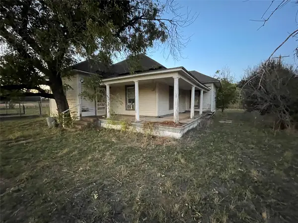 100 Cottle Street, Moran, TX 76464