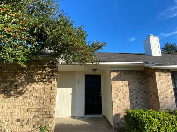 117 Stony Creek Drive, Euless, TX 76039