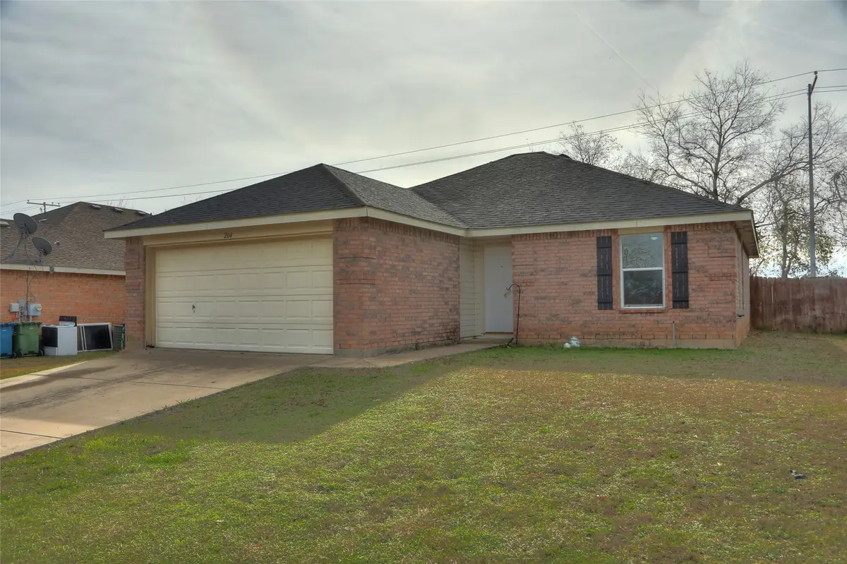 204 Deer Run Drive, Sanger, TX 76266 - Image #1