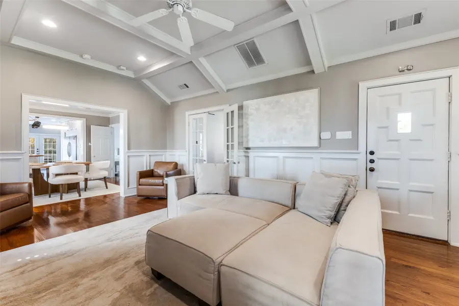 1026 N Winnetka Avenue, Dallas, TX 75208 - Image #3