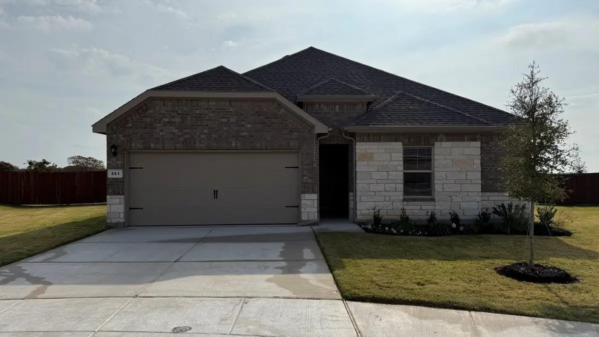 321 Gallant Man Court, Granbury, TX 76049 - Image #1