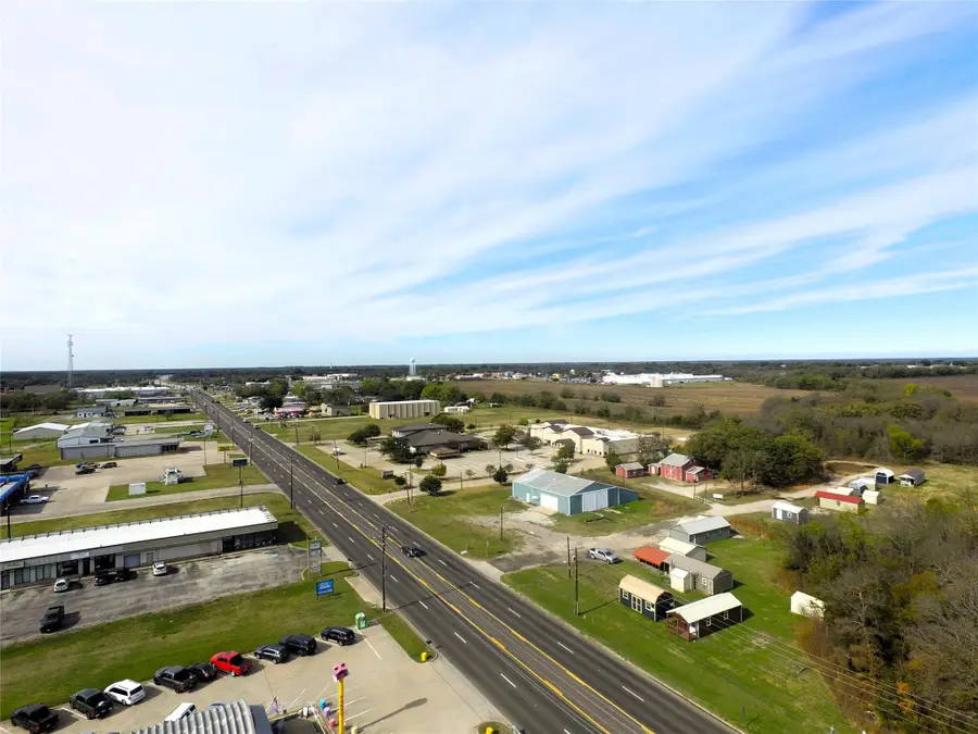 766 E Quinlan Parkway, Quinlan, TX 75474 - Image #3