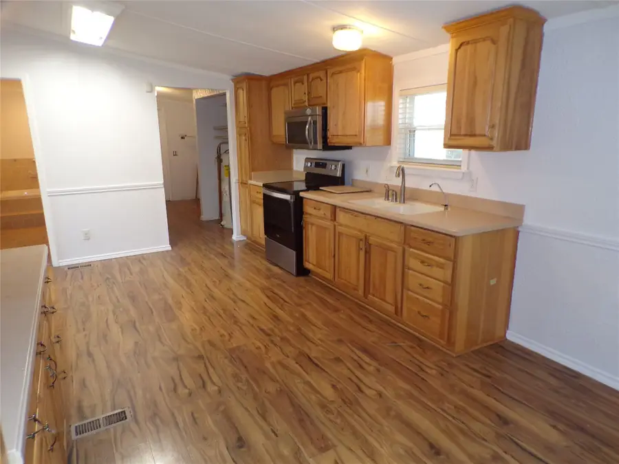 4004 Curry Road, Arlington, TX 76001 - Image #2