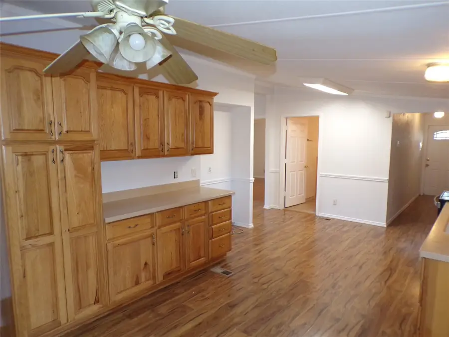 4004 Curry Road, Arlington, TX 76001 - Image #3