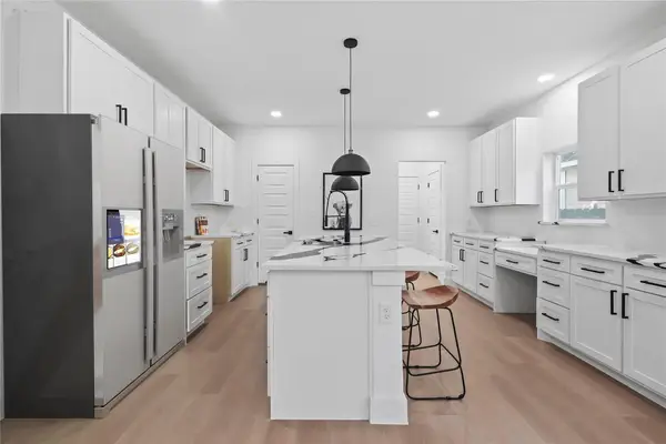 1403 S Barry Avenue, Dallas, TX 75223