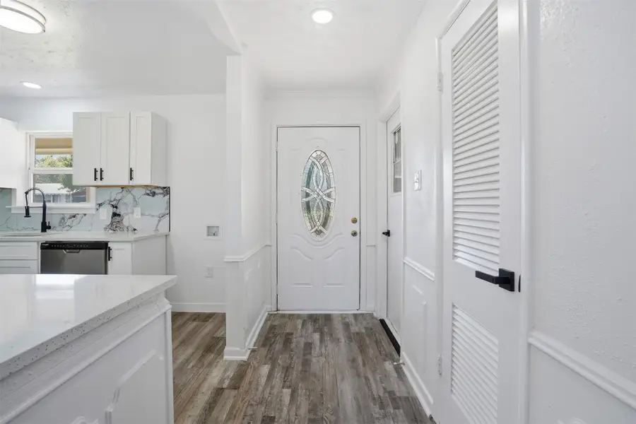 1409 Cloverdale Drive, Fort Worth, TX 76134 - Image #2