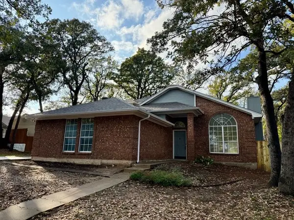 525 Inwood Road, Azle, TX 76020
