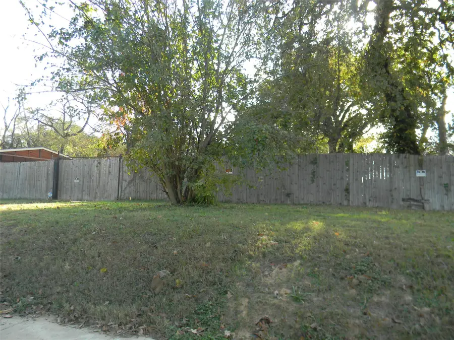 3210 Carpenter Avenue, Dallas, TX 75215 - Image #3