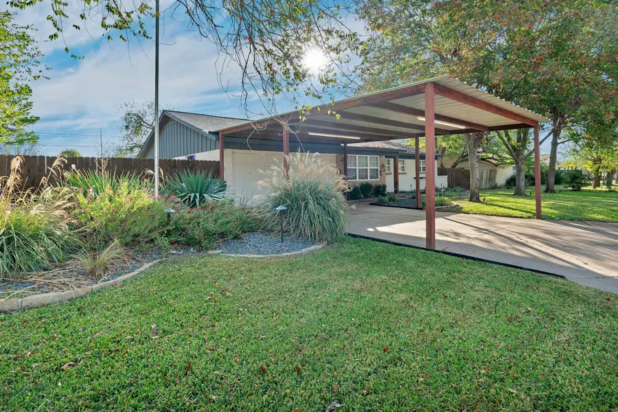 2105 22nd Avenue, Mineral Wells, TX 76067 - Image #2