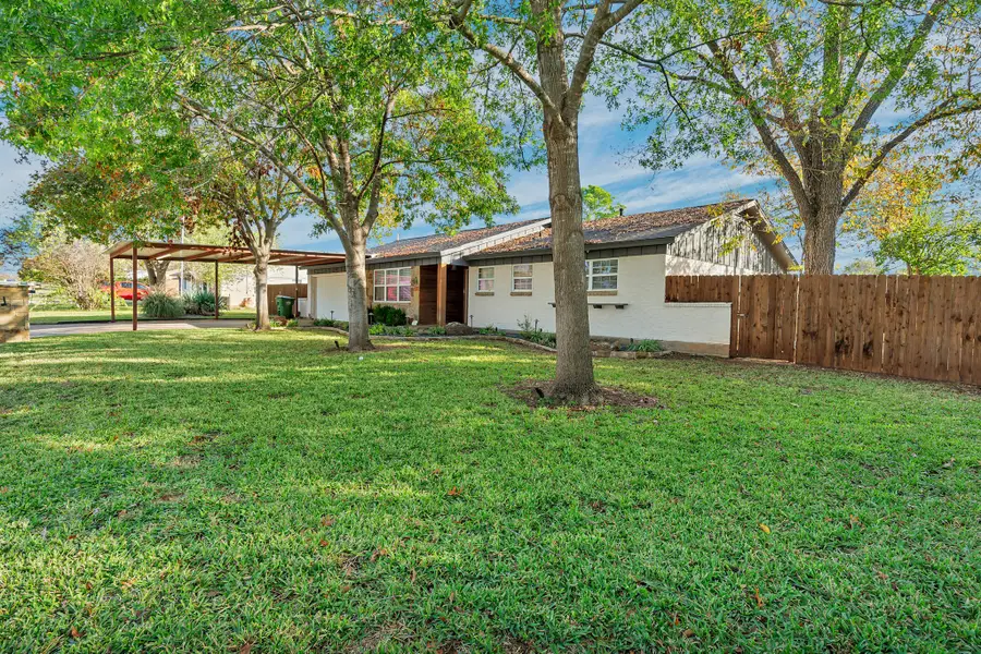 2105 22nd Avenue, Mineral Wells, TX 76067 - Image #3