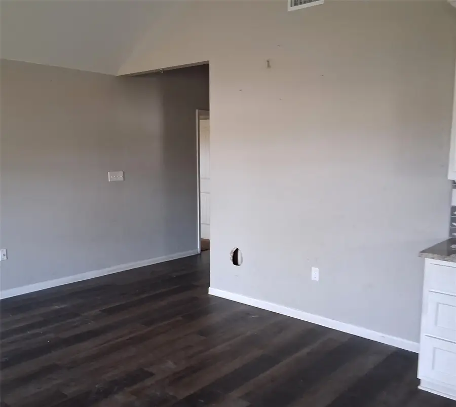 207 E Mccoulskey Street, Terrell, TX 75160 - Image #3