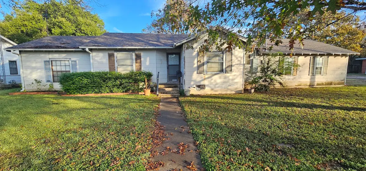 1061 E Walnut Street, Hillsboro, TX 76645 - Image #1