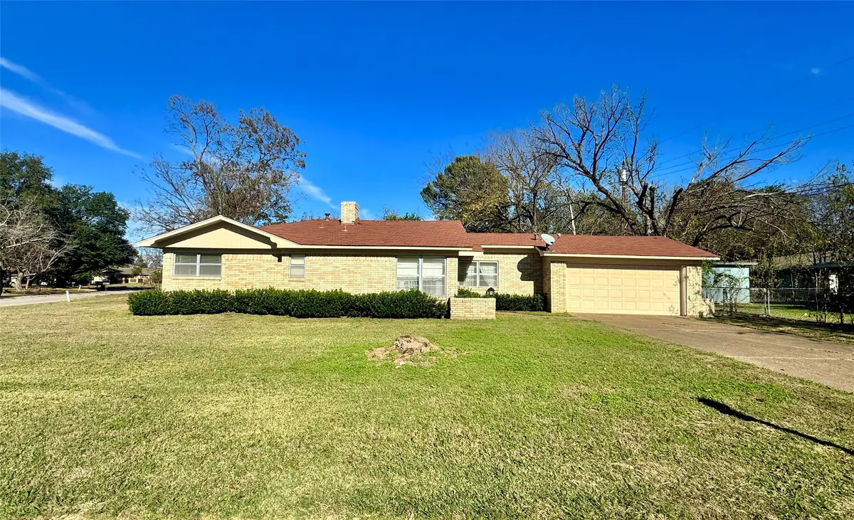 100 Poinsetta Circle, Terrell, TX 75160 - Image #1