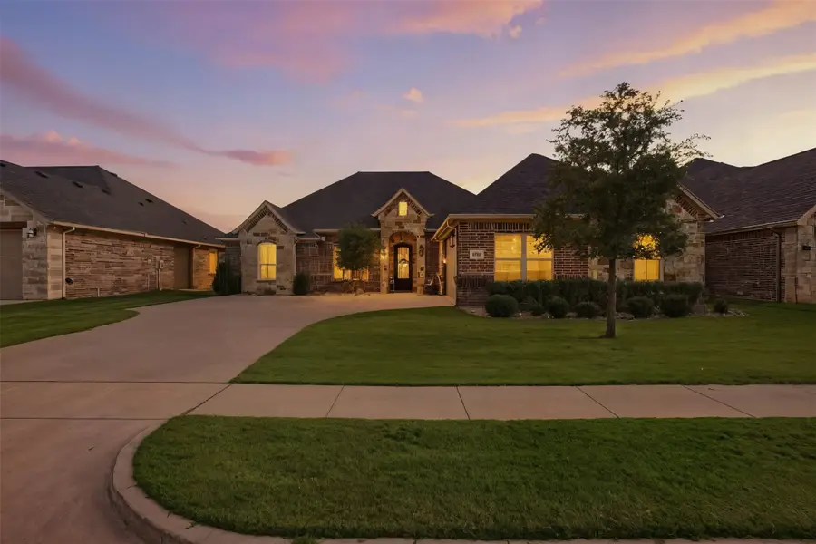 108 Spieth Court, Granbury, TX 76048 - Image #2