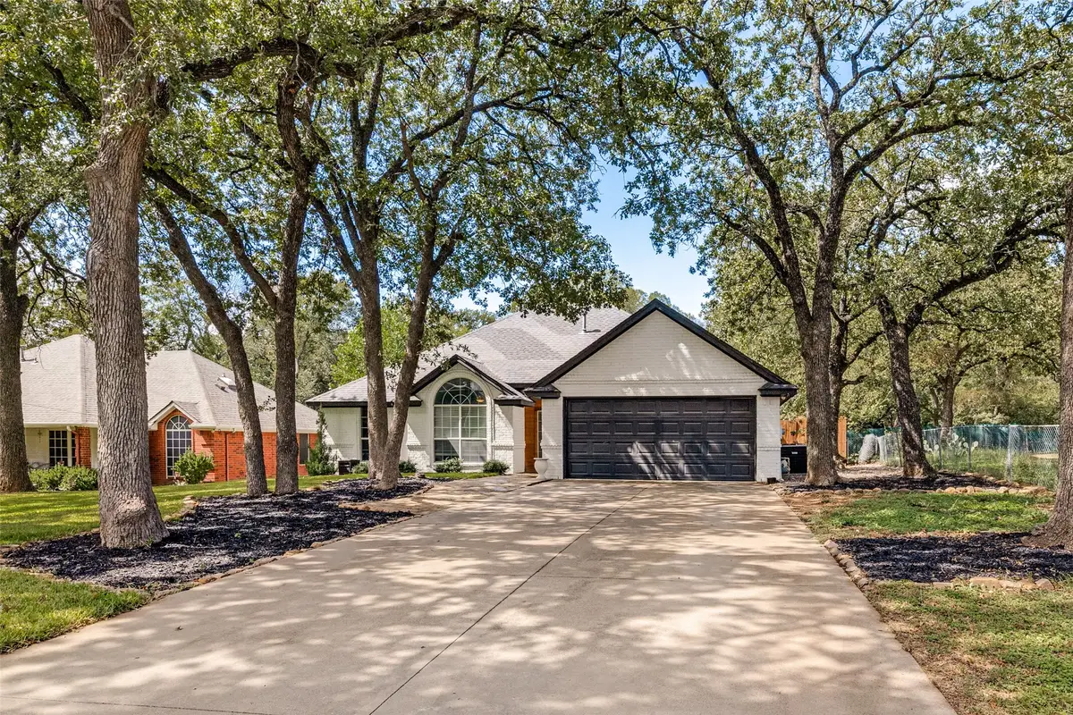 1217 Banks Street, River Oaks, TX 76114 - Image #1