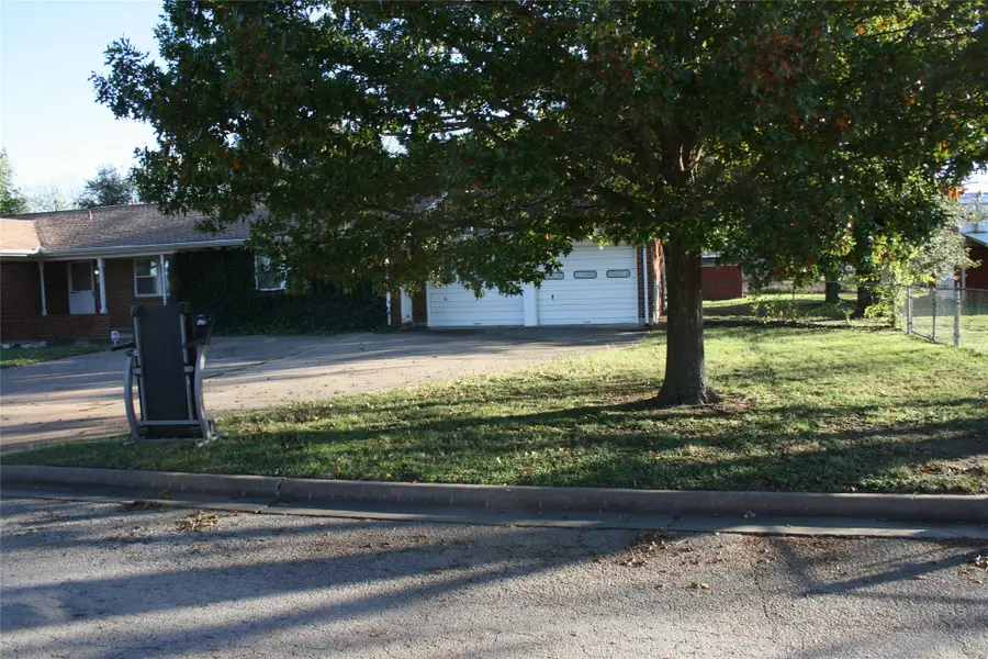 2510 SE 5 1/2 Street, Mineral Wells, TX 76067 - Image #2