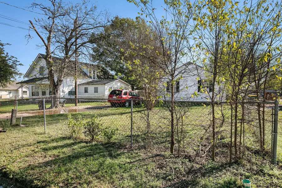 706 Jefferson Street, Hillsboro, TX 76645 - Image #2