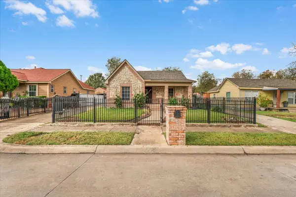 3640 6th Avenue, Fort Worth, TX 76110